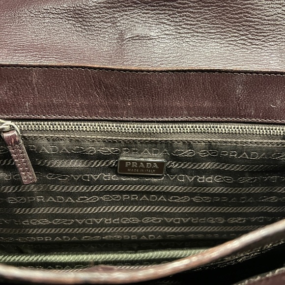 PRADA BURGUNDY LEATHER BUCKLE SHOULDER BAG - Picture 3 of 6